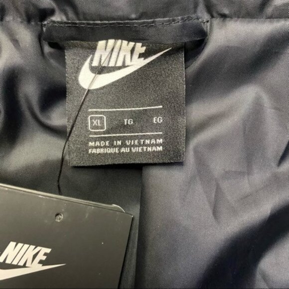 NWT New Nike Sportswear Women's Insulated Shine‎ Jacket Women Size XL - Picture 8 of 13